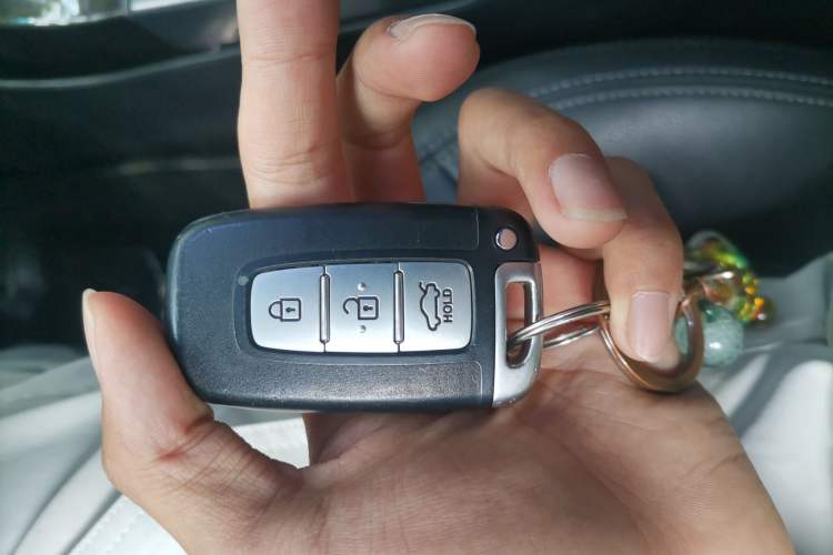 Used Kia K5 2012 2.0L Automatic DLX Vehicle Key
