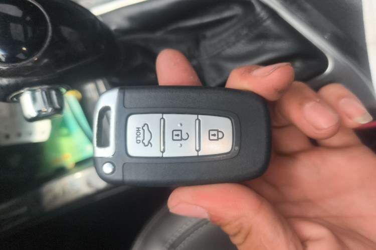 Used Kia K5 2012 2.0L Automatic DLX Vehicle Key