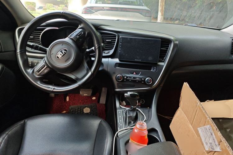 Used Kia K5 2014 2.0L Automatic GLS Center Console