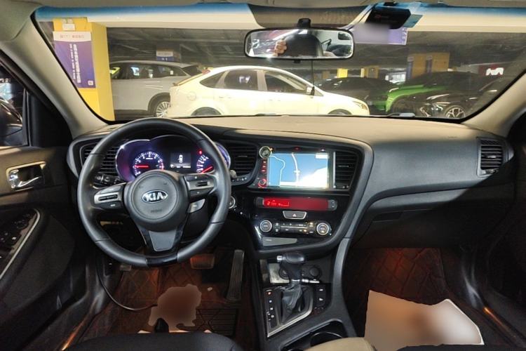 Used Kia K5 2014 2.0L Automatic LUXURY Center Console