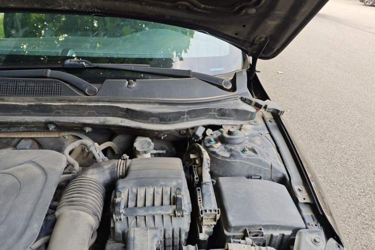 Used Kia K5 2014 2.0L Automatic GLS Engine Bay Left