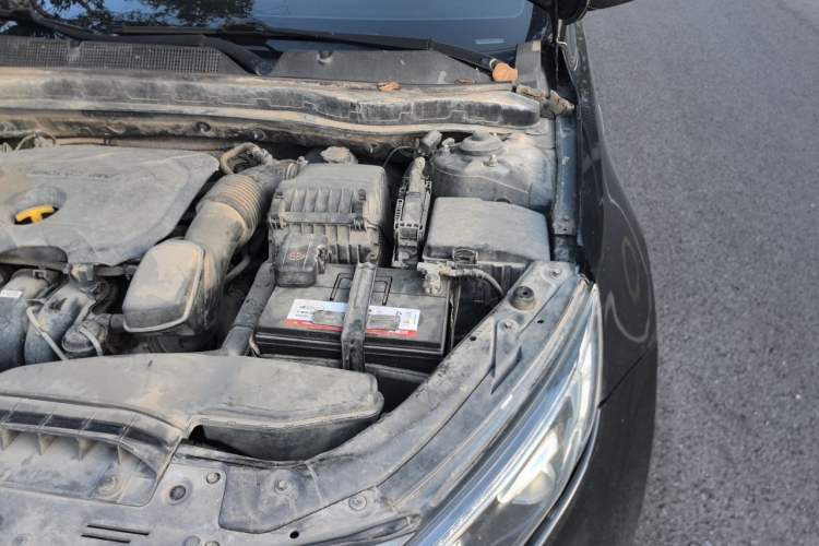 Used Kia K5 2014 2.0L Automatic LUXURY Engine Bay Left