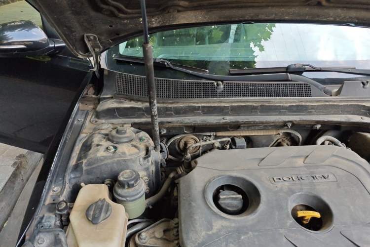 Used Kia K5 2014 2.0L Automatic GLS Engine Bay Right