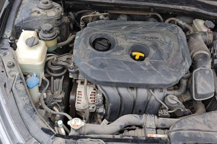 Used Kia K5 2014 2.0L Automatic LUXURY Engine Bay Right