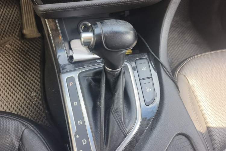 Used Kia K5 2014 2.0L Automatic LUXURY Gear Lever