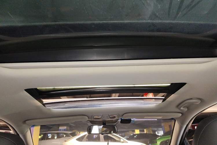 Used Kia K5 2014 2.0L Automatic LUXURY Headliner