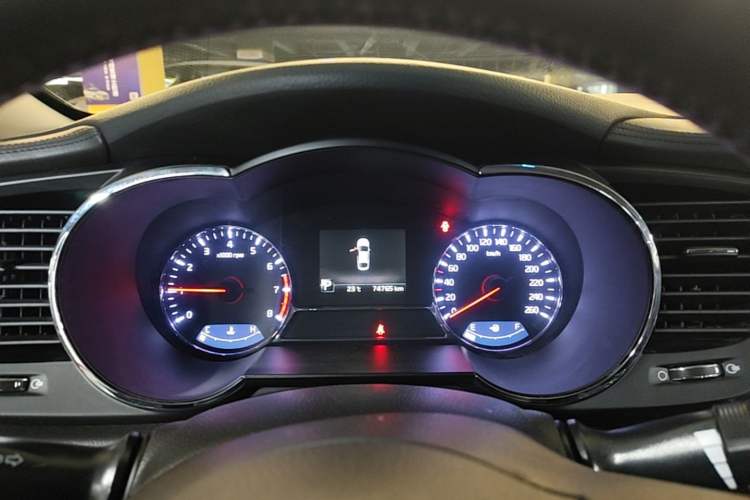 Used Kia K5 2014 2.0L Automatic LUXURY Instrument Cluster