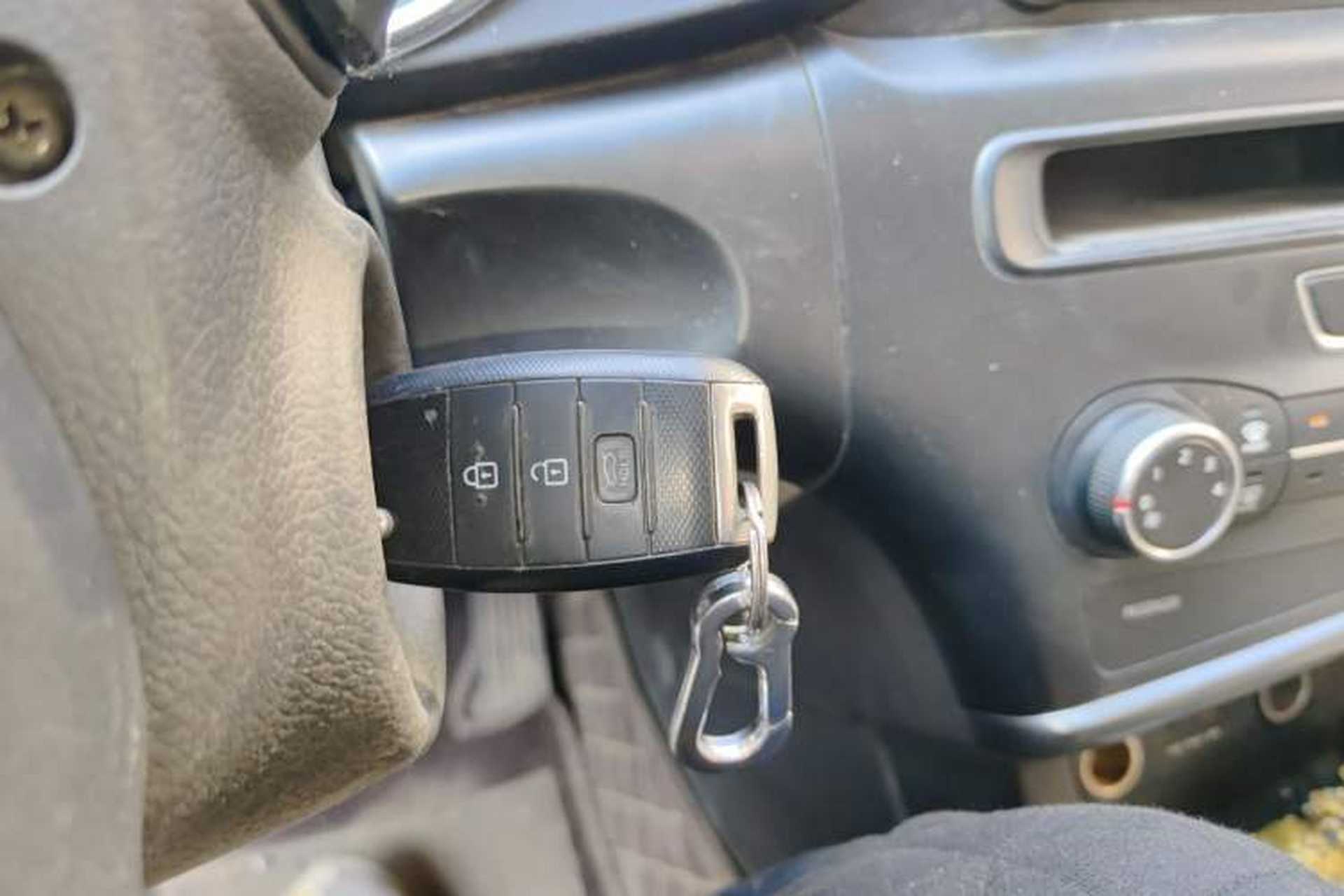 Used Kia K5 2014 2.0L Manual GL Interior 1