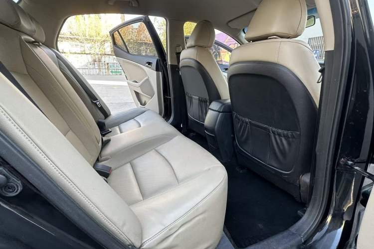 Used Kia K5 2014 2.0L Manual GL Interior 2