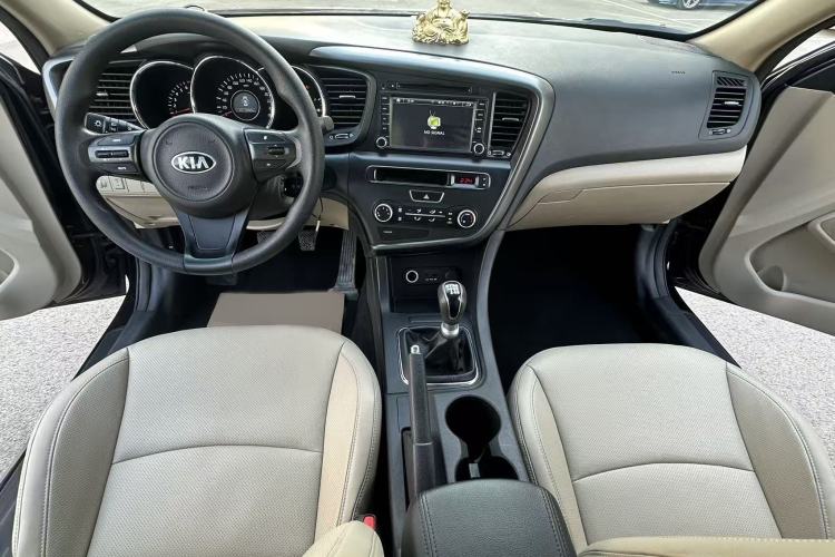 Used Kia K5 2014 2.0L Manual GL Interior 3