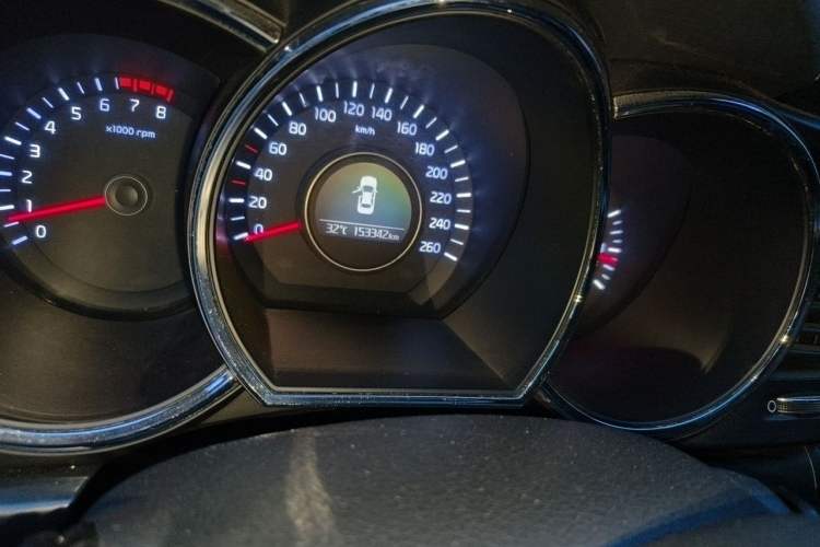 Used Kia K5 2014 2.0L Automatic GL Odometer Close Up