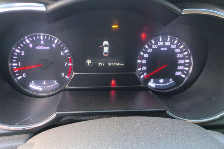 Used Kia K5 2014 2.0L Automatic LUXURY Odometer Close Up