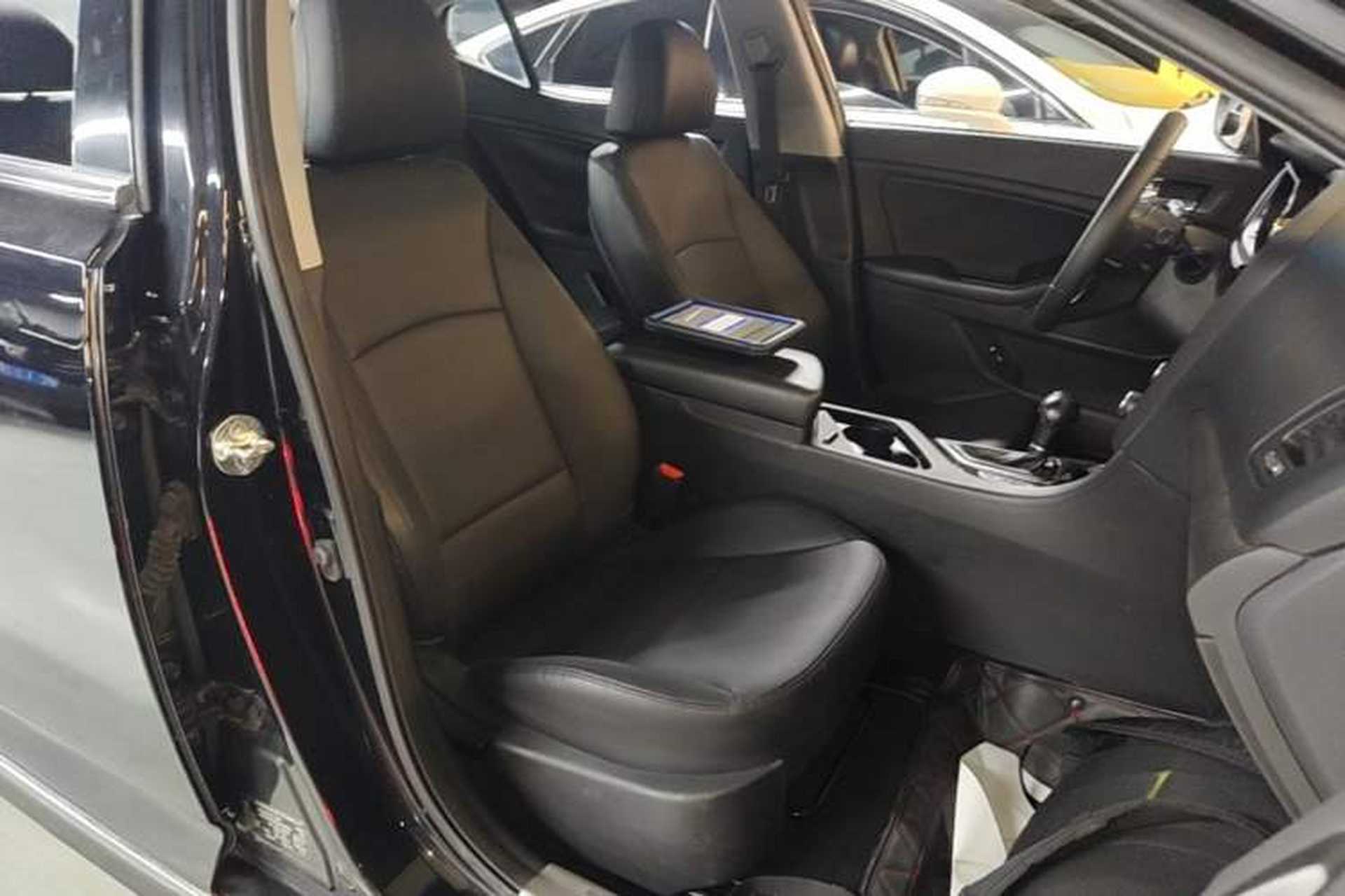 Used Kia K5 2014 2.0L Automatic LUXURY Right Front Seat