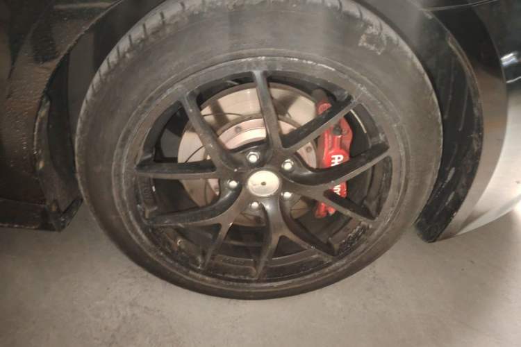 Used Kia K5 2014 2.0T Automatic T-PREMIUM Right Front Wheel Hub