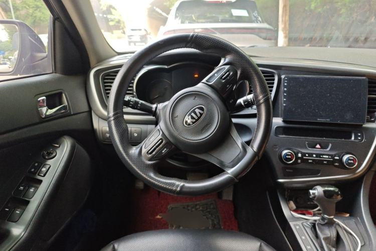 Used Kia K5 2014 2.0L Automatic GLS Steering Wheel