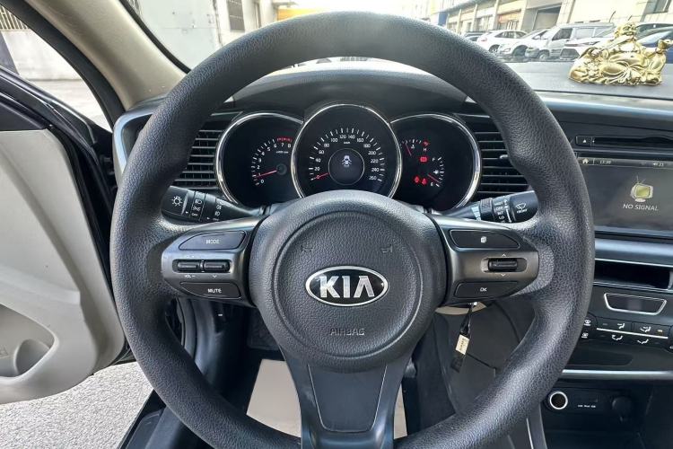 Used Kia K5 2014 2.0L Manual GL Steering Wheel