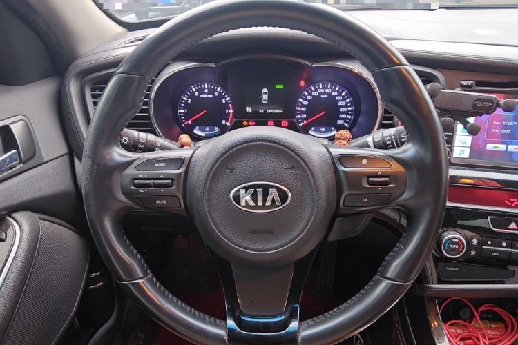 Used Kia K5 2014 2.0L Automatic LUXURY Steering Wheel