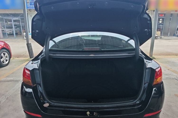 Used Kia K5 2014 2.0L Automatic LUXURY Trunk