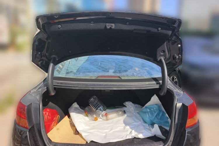 Used Kia K5 2014 2.0L Automatic LUXURY Trunk