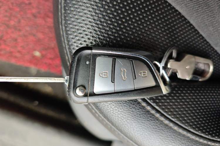 Used Kia K5 2014 2.0L Automatic GLS Vehicle Key