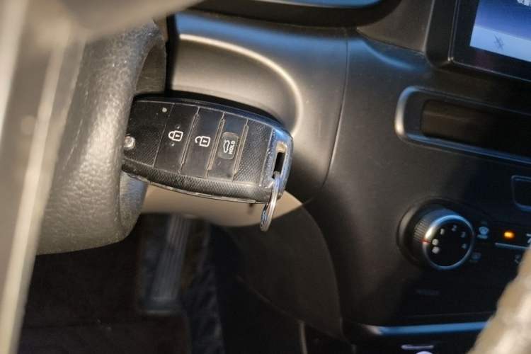 Used Kia K5 2014 2.0L Automatic GL Vehicle Key