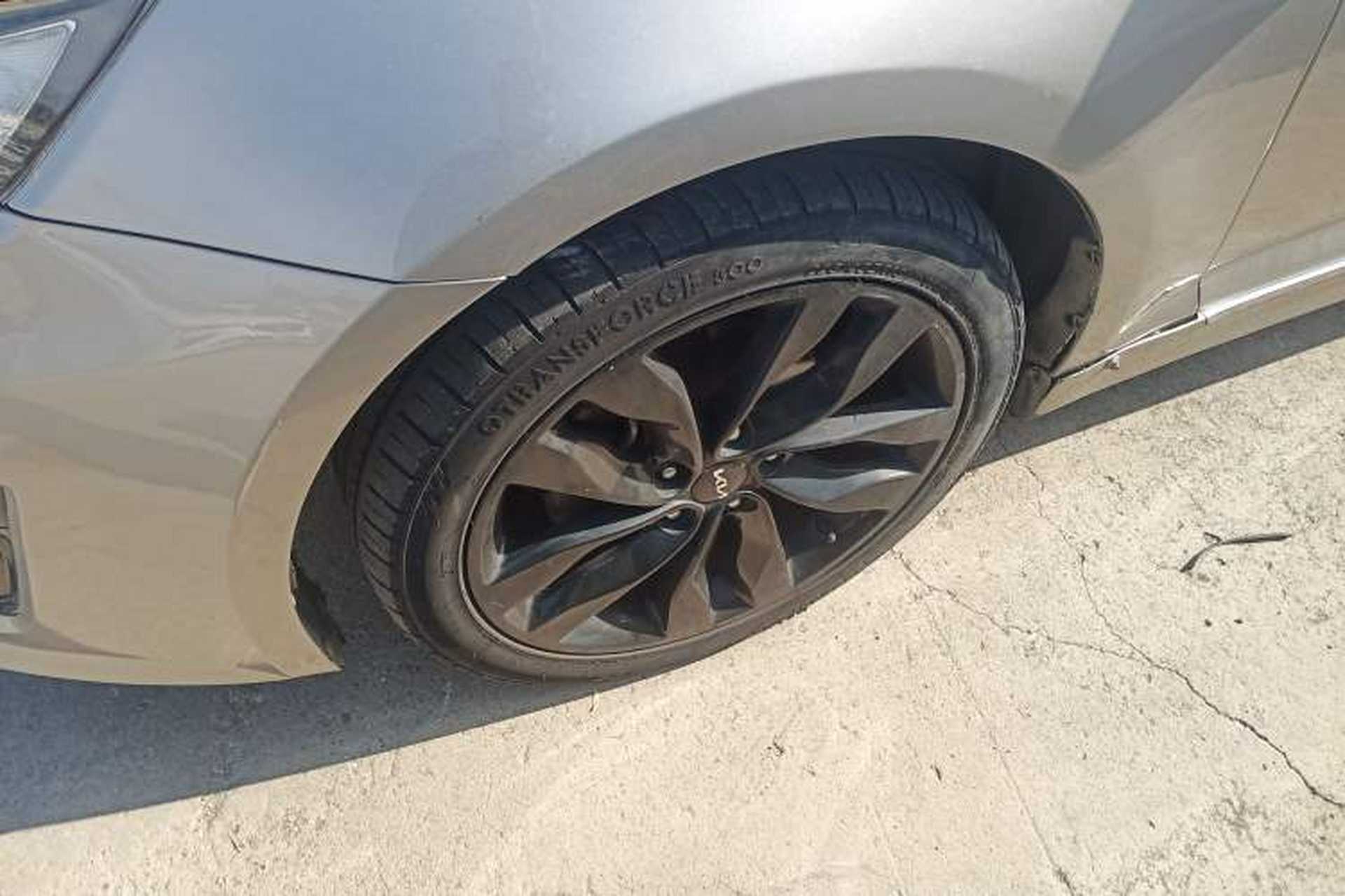 Used Kia K5 2014 2.0L Automatic LUXURY Left Front Wheel Hub