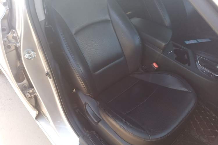 Used Kia K5 2014 2.0L Automatic LUXURY Right Front Seat
