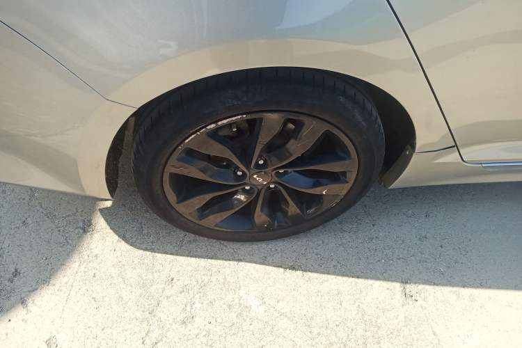 Used Kia K5 2014 2.0L Automatic LUXURY Right Rear Wheel Hub