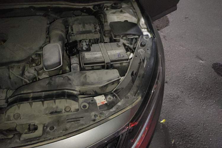 Used Kia K5 2014 2.0L Automatic LUXURY Engine Bay Left