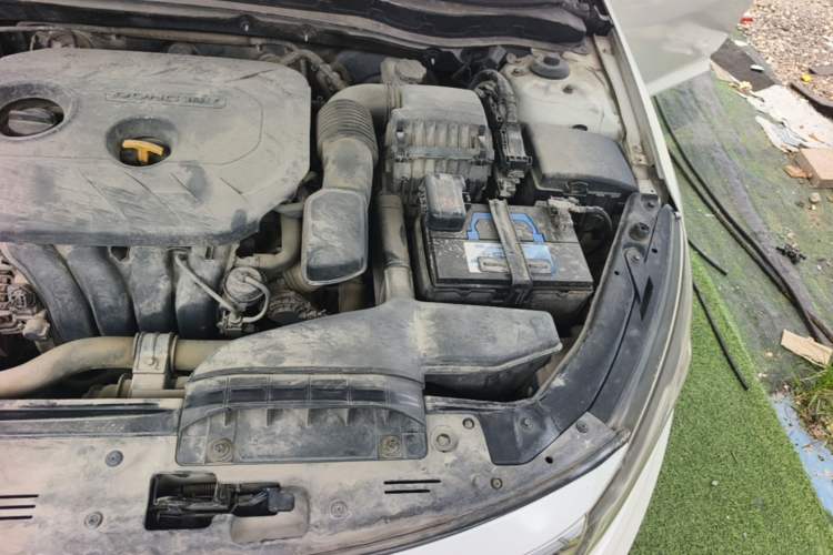 Used Kia K5 2014 2.0L Automatic LUXURY Engine Bay Left
