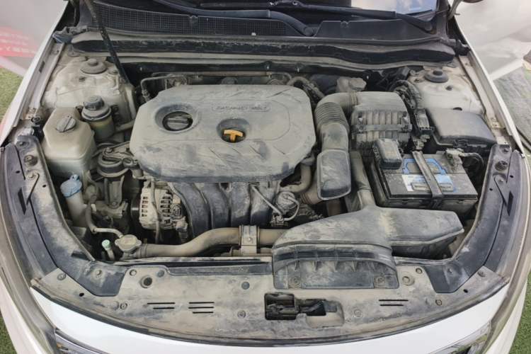 Used Kia K5 2014 2.0L Automatic LUXURY Engine Bay