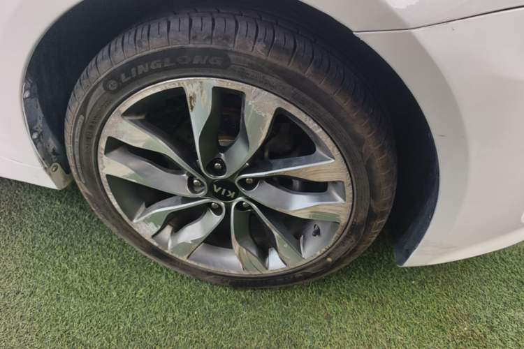 Used Kia K5 2014 2.0L Automatic LUXURY Right Front Wheel Hub