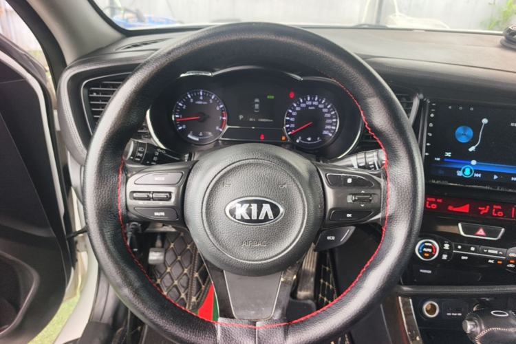 Used Kia K5 2014 2.0L Automatic LUXURY Steering Wheel