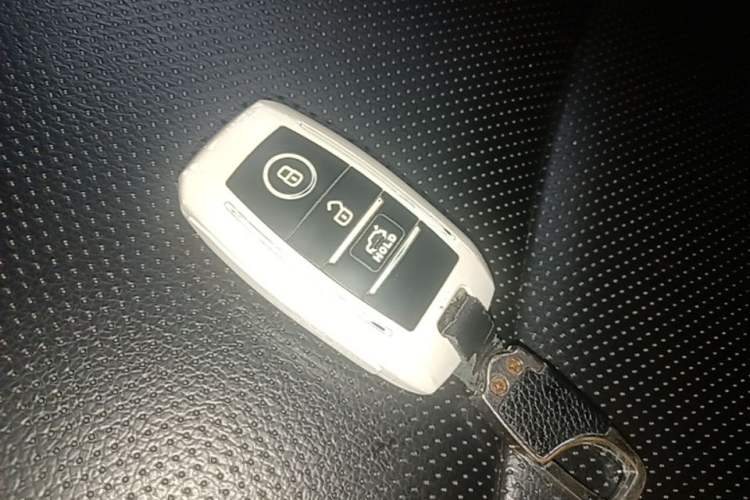 Used Kia K5 2014 2.0L Automatic LUXURY Vehicle Key