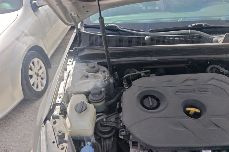 Used Kia K5 2014 2.0L Automatic LUXURY Engine Bay Right