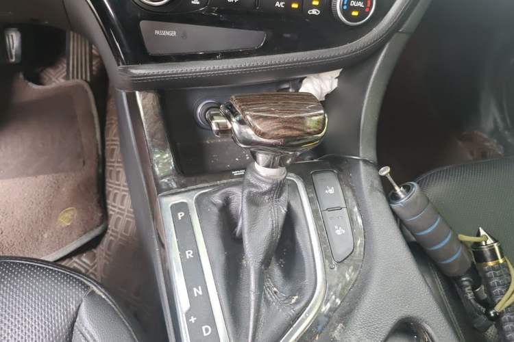 Used Kia K5 2014 2.0L Automatic LUXURY Gear Lever