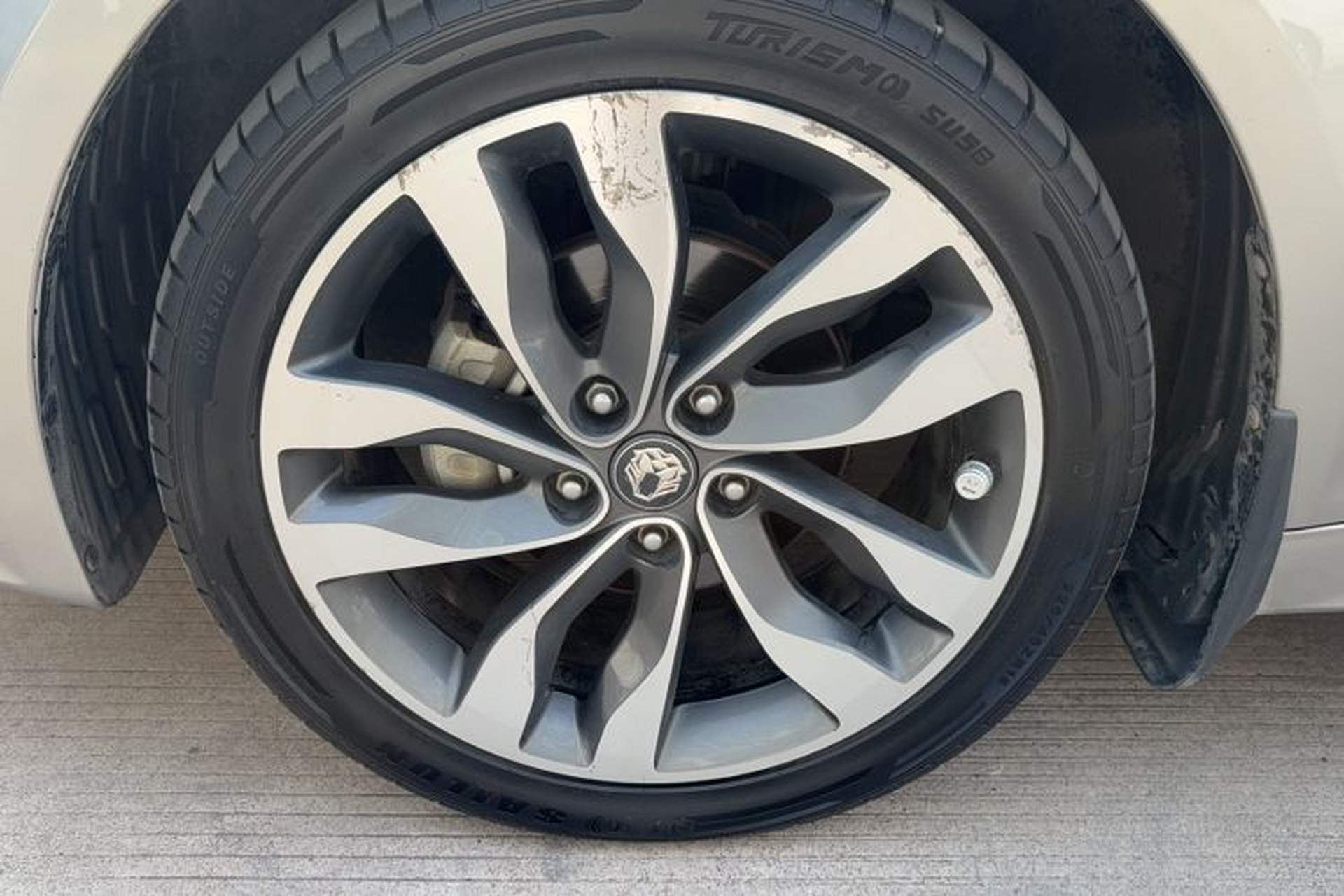 Used Kia K5 2014 2.0L Automatic LUXURY Left Front Wheel Hub