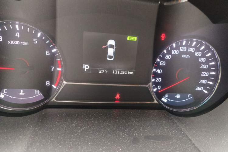 Used Kia K5 2014 2.0L Automatic LUXURY Odometer Close Up