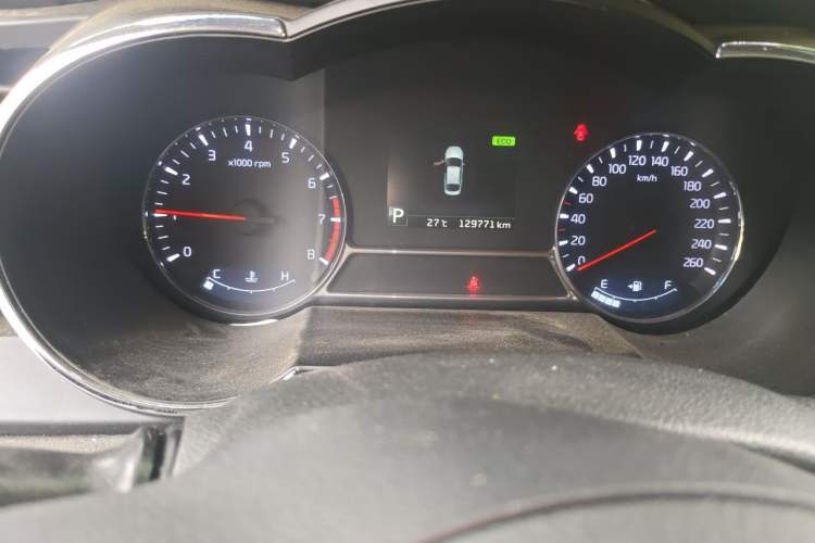 Used Kia K5 2014 2.0L Automatic LUXURY Odometer Close Up