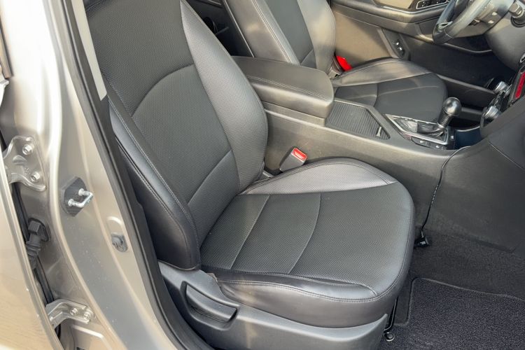 Used Kia K5 2014 2.0L Automatic LUXURY Right Front Seat