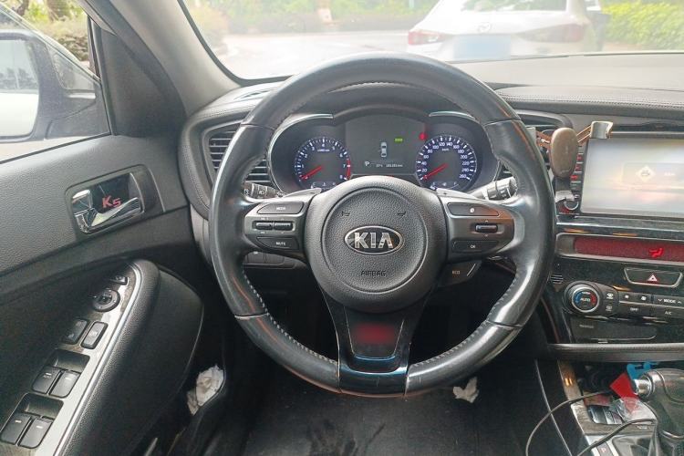 Used Kia K5 2014 2.0L Automatic LUXURY Steering Wheel