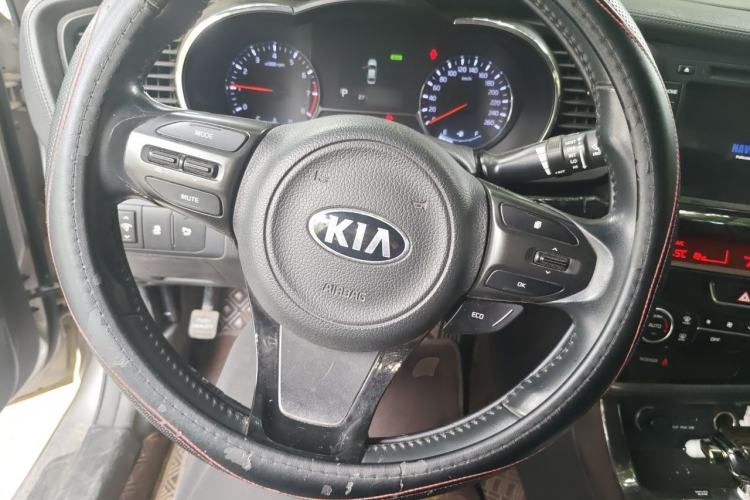 Used Kia K5 2014 2.0L Automatic LUXURY Steering Wheel