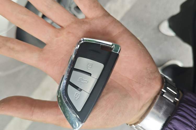 Used Kia K5 2014 2.0L Automatic LUXURY Vehicle Key