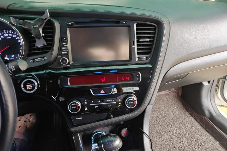 Used Kia K5 2014 2.0L Automatic LUXURY Audio And AC Panel