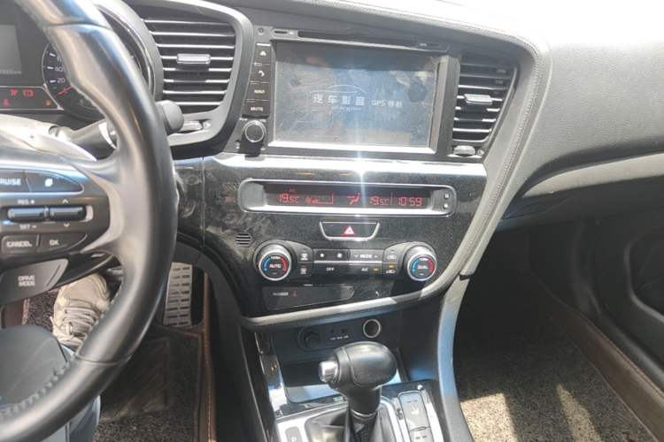 Used Kia K5 2014 2.0T Automatic T-PREMIUM Audio And AC Panel