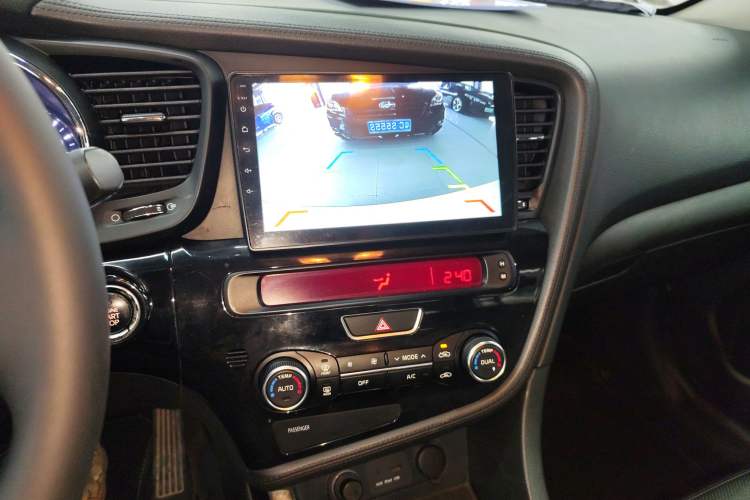 Used Kia K5 2014 2.0L Automatic LUXURY Audio And AC Panel
