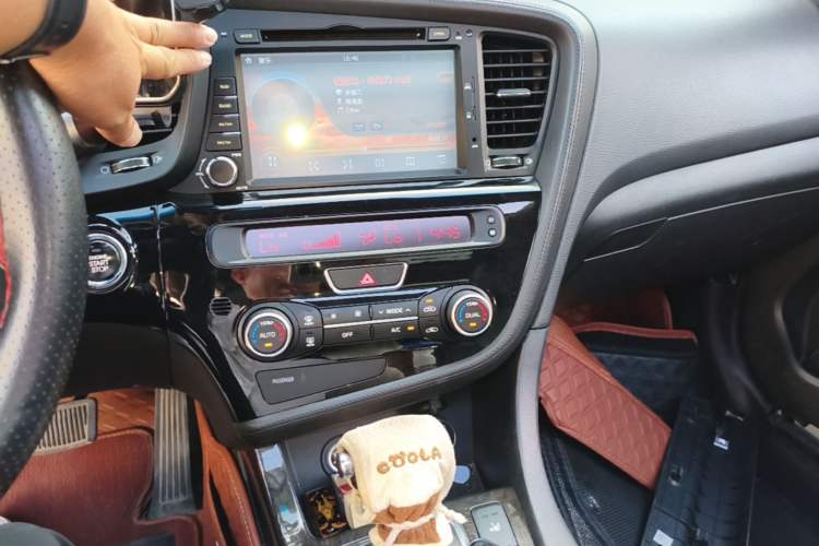 Used Kia K5 2014 2.0L Automatic LUXURY Audio And AC Panel