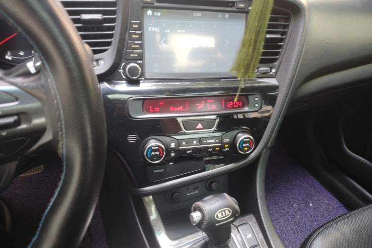 Used Kia K5 2014 2.0L Automatic LUXURY Audio And AC Panel