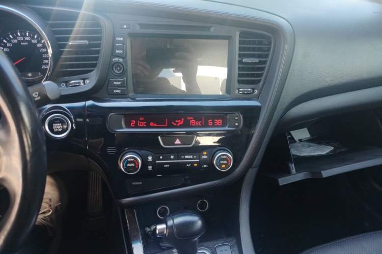 Used Kia K5 2014 2.0L Automatic LUXURY Audio And AC Panel