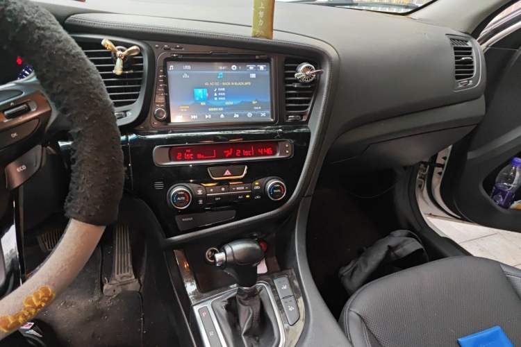 Used Kia K5 2014 2.0L Automatic LUXURY Audio And AC Panel